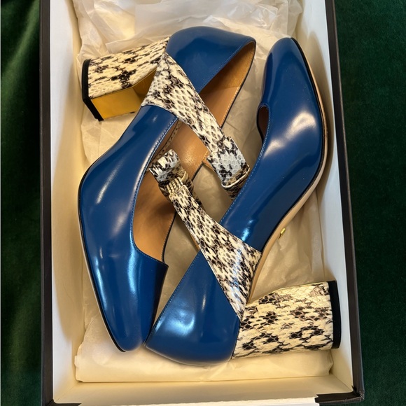 Gucci snakeskin Mary Jane heel 37.5. Like new. NO blemishes on the shoes. - Picture 1 of 5